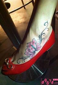 krásny priehlavok opýtať sa pekne vyzerajúci farebný lotus tetovanie obrázok obrázok 48380 - móda dievča teľa klasický pekný vzhľad retiazky tetovanie vzorom obrázok