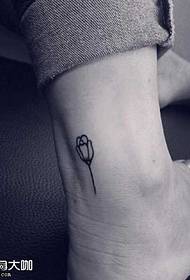 unyawo rose tattoo iphethini
