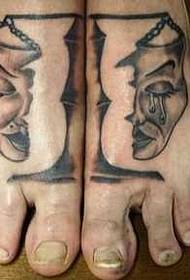 oina zuri-beltzeko avatar tatuaje eredua