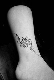 ragazze come la gamba totem quattro foglie modello di tatuaggio vite di erba
