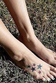 patrón de tatuaje de estrella de cinco puntas de pie