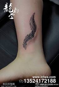 kotník vlající agilní peří tetování vzor