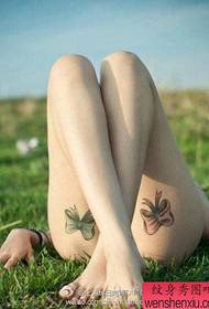 Момичета крака модни популярен модел татуировка лък