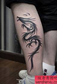 modello di tatuaggio drago totem dall'aspetto bello gamba