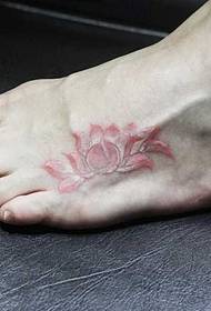 corak tatu teratai kaki merah jambu