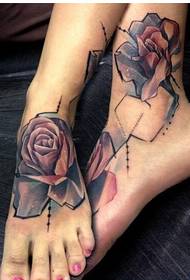 убава instep само слика прекрасна тетоважа со розова форма