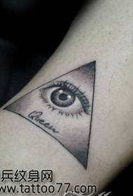piękny alternatywny wzór tatuażu na oko