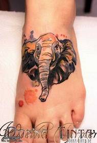 modello di tatuaggio testa di elefante piede