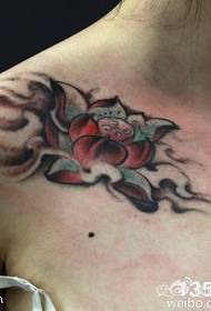 hombro hermoso patrón de tatuaje de loto encantador