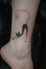 tatuaggio di gatto totem gamba