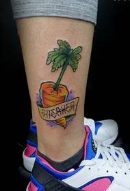 personalità femminile alla caviglia bella immagine ravanello colorato tatuaggio foto immagine