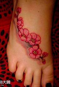 足の桜のタトゥーパターン
