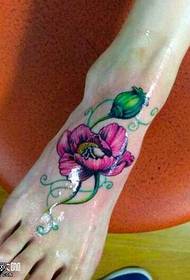 modello del tatuaggio del fiore viola del piede