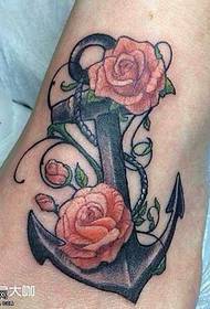 Nožni sidrni vzorec tetovaže vrtnic