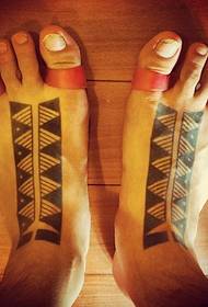 Men's double-back personality totem tattoo pattern