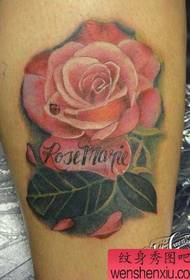 Нога татуювання кольором троянди