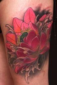 model de tatuaj lotus culoare picioare frumusețe
