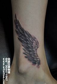 Gyönyörű gyönyörű szárnyak tetoválás minta