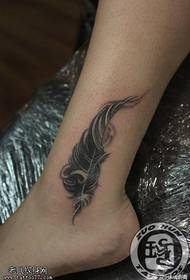 a női boka toll tetoválás munkáját megosztja a 49717 tetoválás figura - nő boka színű Lotus tetoválás működik