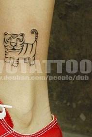 corak tatu angka harimau kaki kecil segar