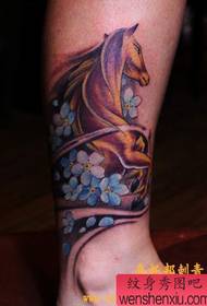 voet persoonlijkheid schattige blauwe bloem paard tattoo patroon