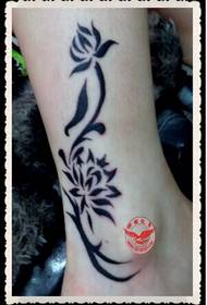 გოგონების ფეხები ახალი და ლამაზი ყვავილი ვაზის tattoo ნიმუში სურათები