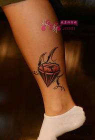 diamante rossu frescu di tatuatu di ankle