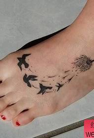 Kreativní instantní pampeliška tetování