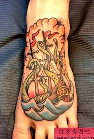 krmi na vzorcu tatoo jadrnice