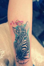 karamin tsuntsu mai rawaya tare da zebra Shank tattoo tattoo