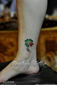 여성 발목 색상 작은 신선한 네 잎 클로버 문신 패턴