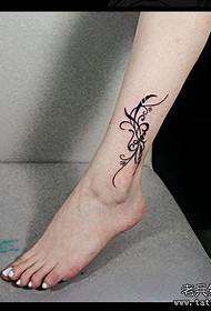pé de muller patrón de tatuaxe de flores lindas