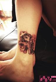 süßes Pony kreative Knöchel Tattoo Bild