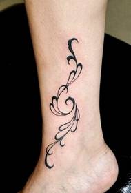 piedi di ragazze bella semplice immagine del tatuaggio totem