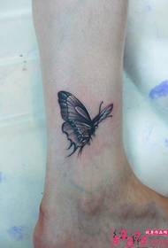 Gambar tato kupu warna ankle