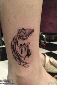 vrouwelijke enkel Waterman tattoo patroon