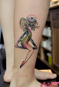 kreative Schlange Mädchen Persönlichkeit Dreieck Auge Knöchel Tattoo Bild