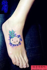 beauty instep small and popular cat and crown tattoo pattern