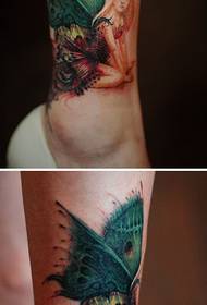 Immagine del tatuaggio alla caviglia farfalla elfo moda
