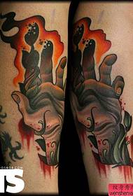 Fuß kreative Flamme Hand Tattoo funktioniert