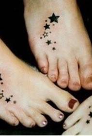 piedi di ragazze belle ed eleganti immagini di tatuaggi stelle