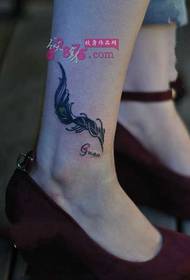 свежие маленькие перья лодыжки татуировки фото