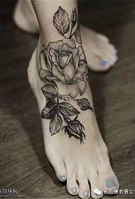 အဆိုပါ instep အပေါ် Tattoo!
