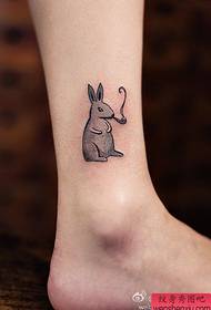 modello di caviglia tatuaggio simpatico cartone animato