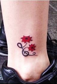 weiblicher Fuß sexy kleine rote Blume Tattoo Musterbild