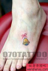 vasikana vanodzidzisa zvidiki uye zvakakurumbira Bell tattoo maitiro