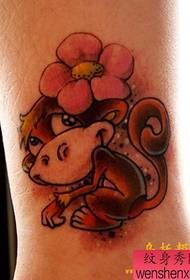 simpatico tatuaggio del personaggio di Topolino