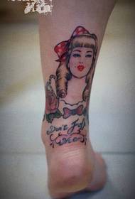 kvinnlig ankel färg tatuering mönster