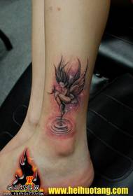 πόδι κοιμάται λίγο χαριτωμένο μοτίβο τατουάζ ελβετικό