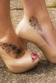 travail de tatouage ange étoile à cinq branches petit pied frais